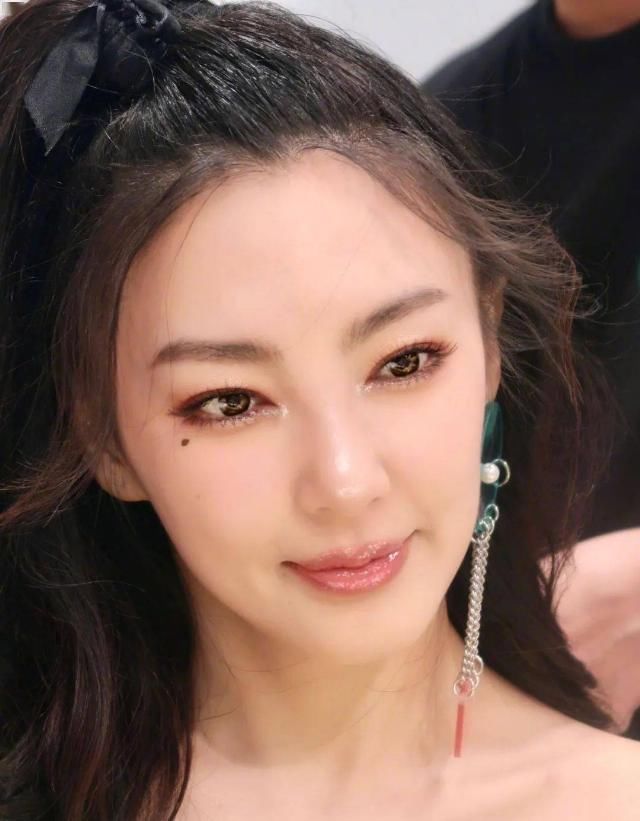  琦琦子|浪姐二公！姐姐们的妆发“翻车”了？！