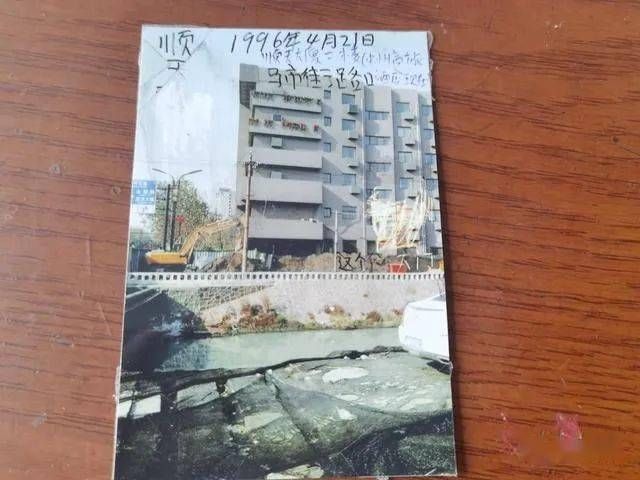  感谢|男子救女孩被刺4刀未被感谢，23年后将女孩告上法庭获赔10元