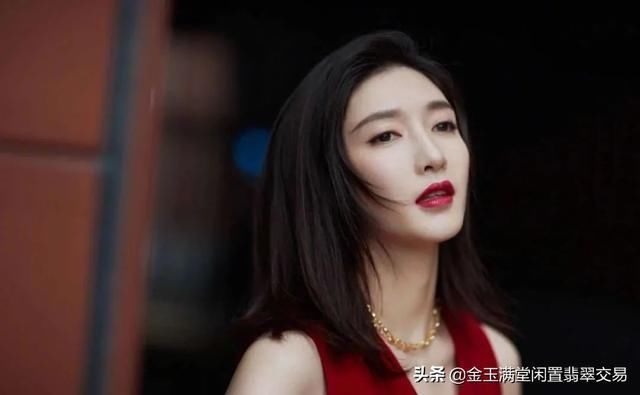  首饰|江疏影月薪1w5交不起房租，但几万的爱马仕项链却不离身