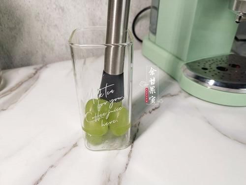  微苦|咖啡别总是加糖加奶了，试试这一杯咖啡特饮，酸甜微苦又香醇