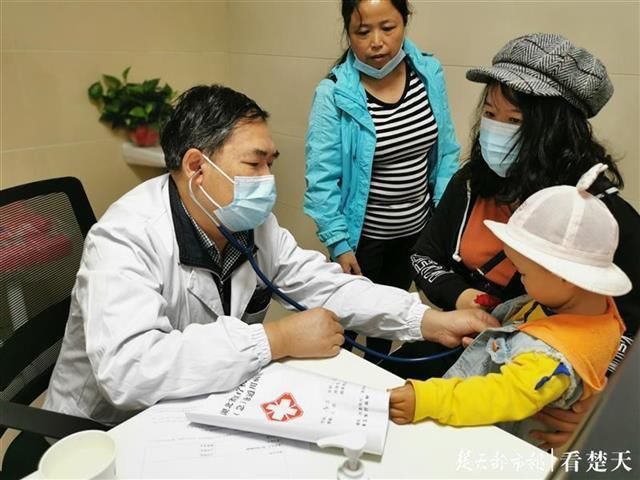 专家团|“2020湖北儿童健康行”走进黄冈，患者享受专家团诊疗