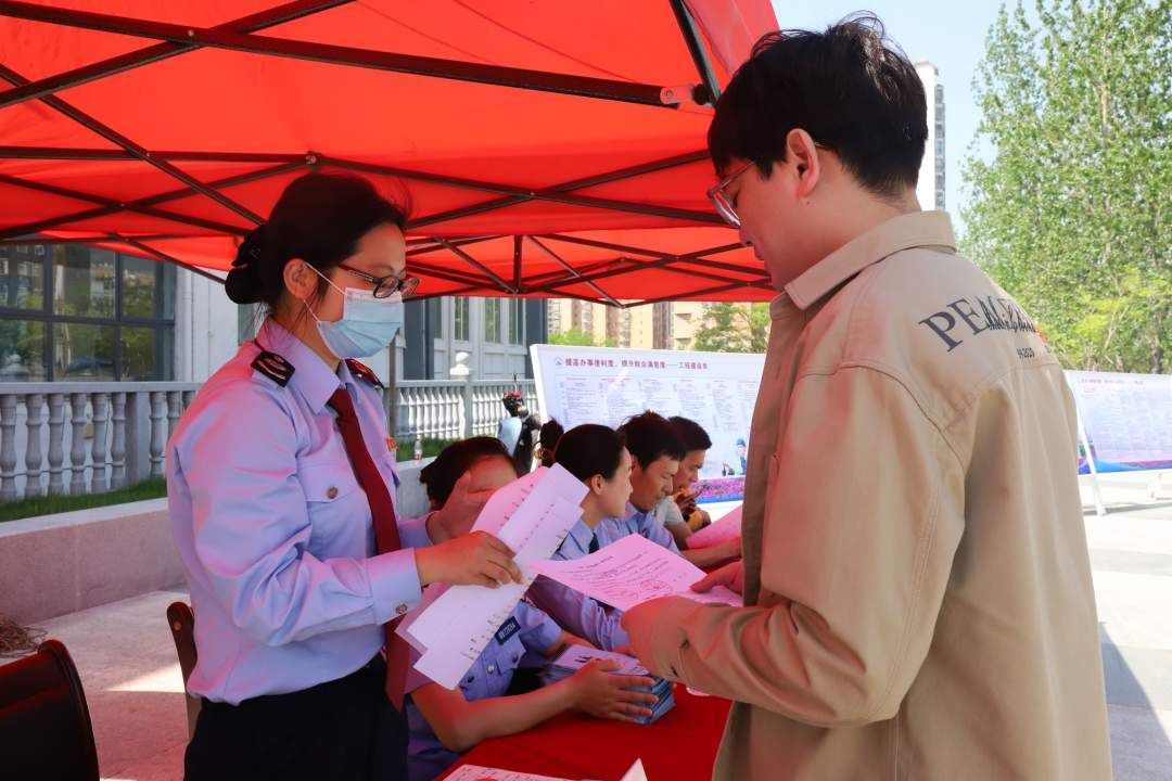 提高办事便利度 提升群众满意度 ——江西庐山市开展政务服务宣传月活动