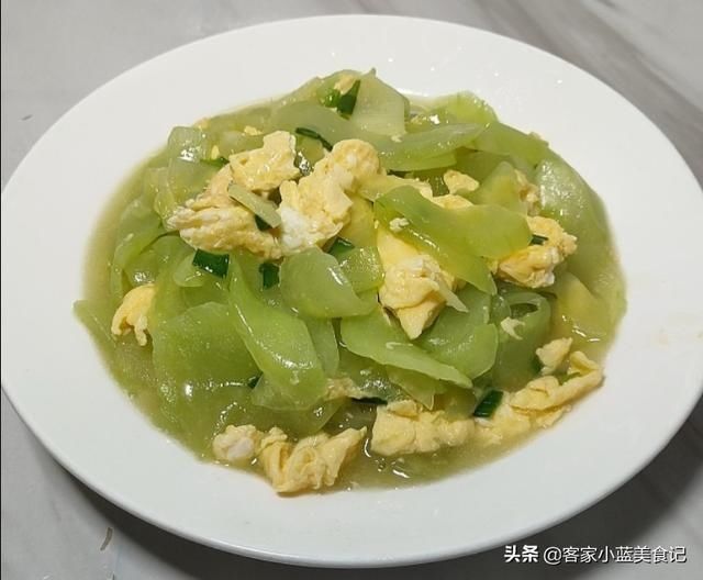 夏天|它不是黄瓜,夏天宁可不吃肉也要吃它,简单易做,开胃消暑又下饭