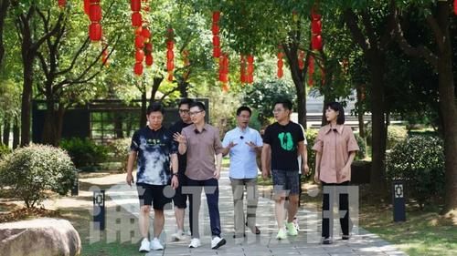  浦江|今天，华少、张绍刚、胡海泉等明星云集浦江，他们来做啥