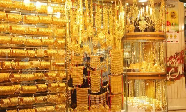 迪拜|迪拜人吃什么?到菜市场转一圈就明白了,帝王蟹、鲨鱼,应有尽有