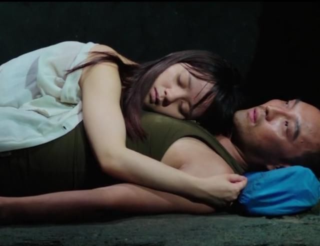 顾正良|漂亮女警官洛凝与罪犯顾正良掉进荒野深洞《七天》她们的生死之恋