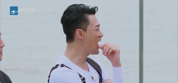  魏大勋可|跑男“最大牌”嘉宾, 开场30分钟才现身, 全程话最少却镜头最多