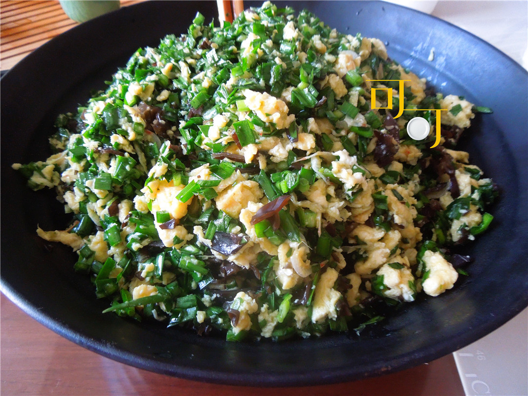 买现成|家里多出的饺子馅怎么办做两个煎饼吃,太香啦!