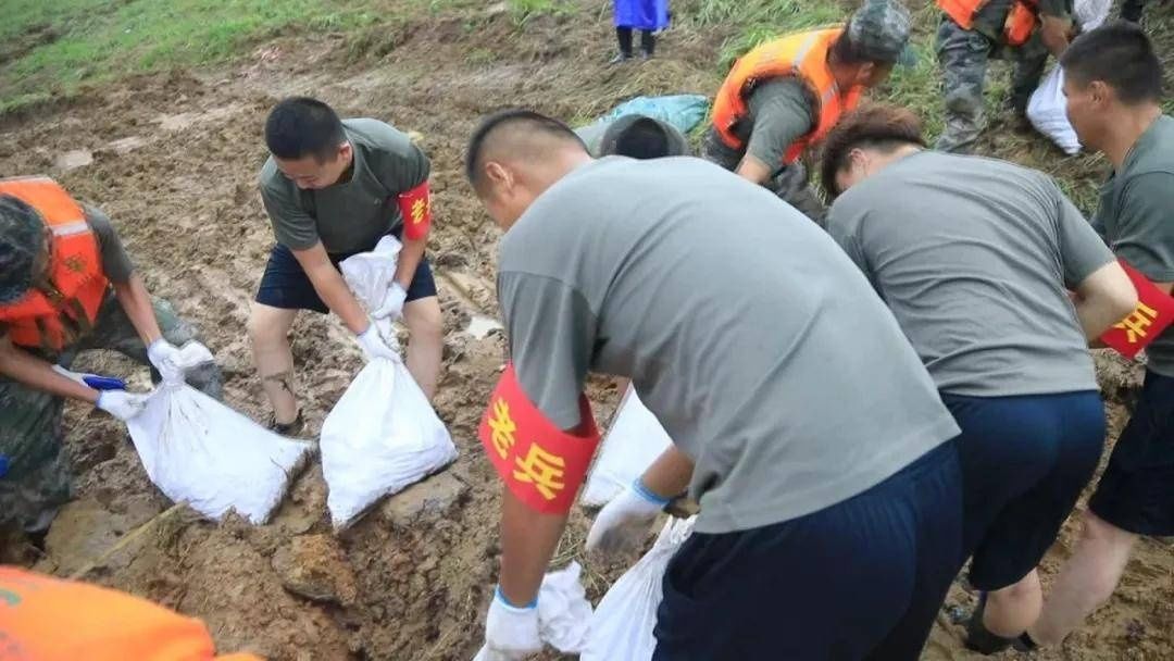  部队|退伍老兵闻“汛”即返！若有战，召必回！