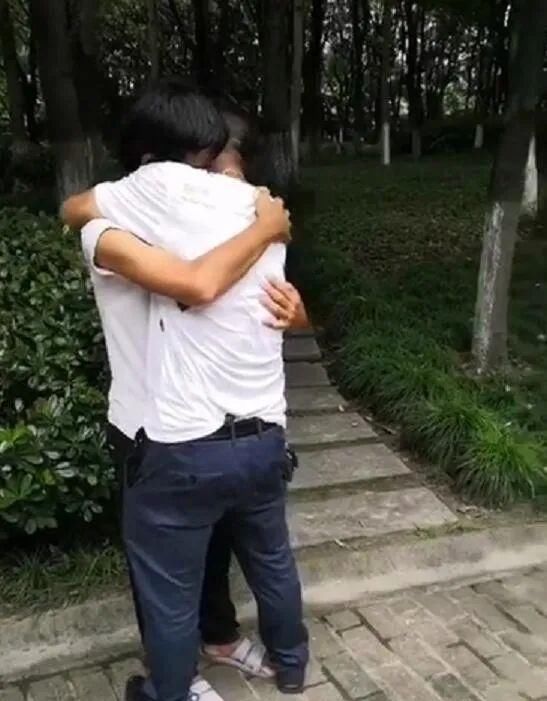  音讯全无|23岁小伙来杭打拼5年音讯全无！只以为“工作忙，过得还行”，老爸一看不敢相认…