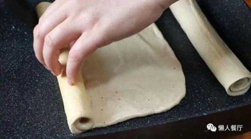蛋糕|不用烤箱,不用电饭锅,这是用平底锅就能做的蛋糕卷,一次性成功
