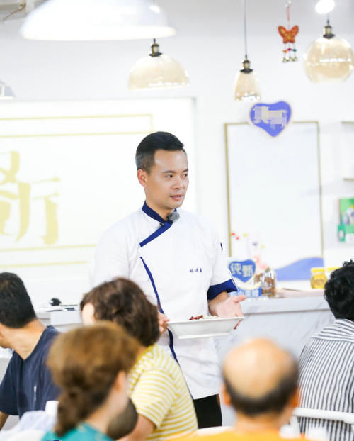  播出之后|《中餐厅》中赵丽颖、林大厨不和？今看到赵丽颖新动态，才知真相