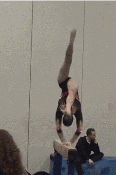 搞笑|搞笑GIF：有一种夏天吃雪糕的感觉,浑身发冷！