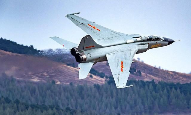  功率|歼20双座版十分必要：两个人换着开不累，多一个人还能指挥无人机