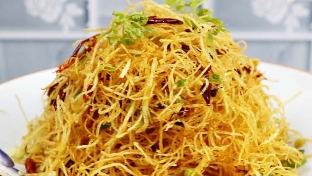  香辣|与众不同的香辣土豆丝，好看好吃，下酒下饭，过瘾又解馋，真香