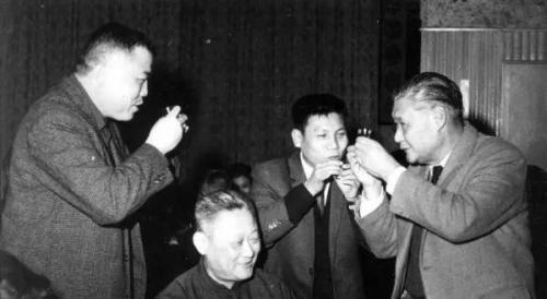  泄露|他出8根金条购买国宝，妾室却勾连日本人偷取，侄儿宁死不肯泄露