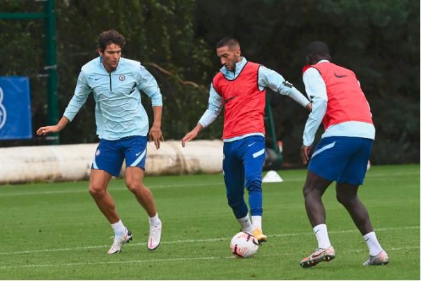  老将|官宣签下36岁老将蒂亚戈-席尔瓦，切尔西到底还要买多少人？