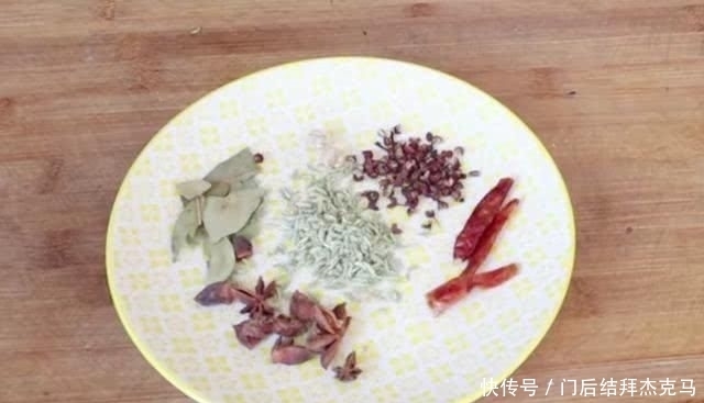  大厨|红烧鱼总是做不好，大厨教你做法“诀窍”，大人小孩都爱吃