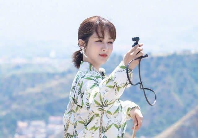  修图|杨紫进组后身材惨不忍睹，网友：奶茶不离手是没有自知之明吗