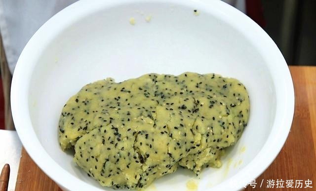  不用|桃酥再也不用买着吃了！筷子搅面、手一压，个个香酥可口直掉渣