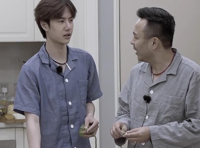 节目组|王一博刚起床,节目组就拍他,犯迷糊的样子,太好笑了