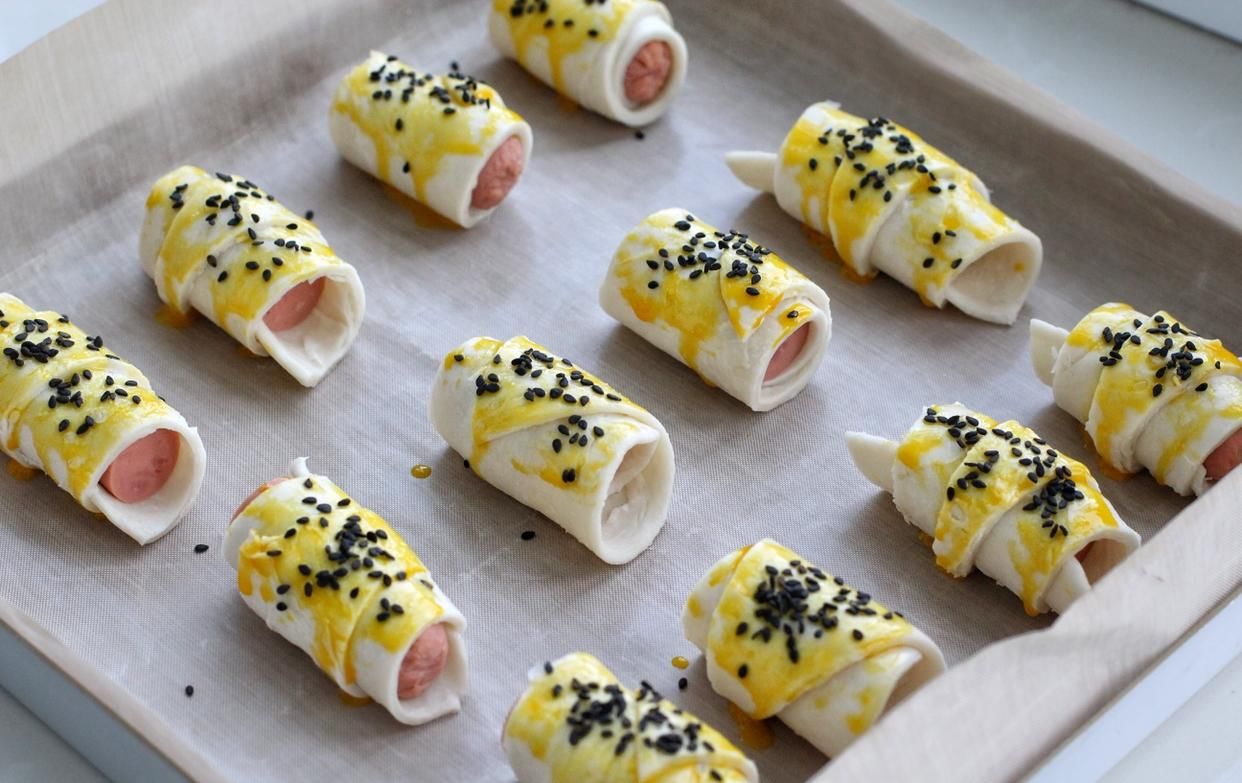  自制|自制懒人早餐，一切一卷再一烤，香酥美味口感好，吃上就不想停嘴