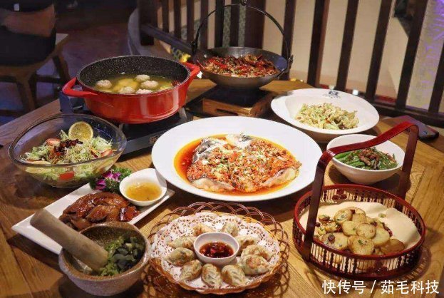 印度|第一次在印度吃饭,点了1个菜却上了30多道,结账时懵了