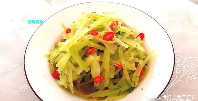  做法|莴笋最简单好吃的做法，不用炒不水煮，清脆又爽口，全家人的最爱