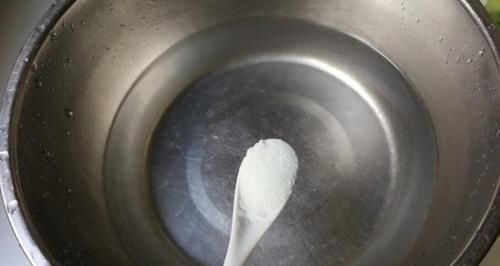 鸡蛋|煮鸡蛋可不能只用清水多加这1步,蛋壳一碰就掉,更嫩更营养