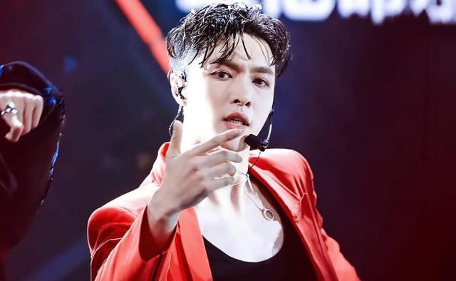  艺兴|《乘风破浪的姐姐》五公张艺兴蔡徐坤加盟，顶流合作，血雨腥风！