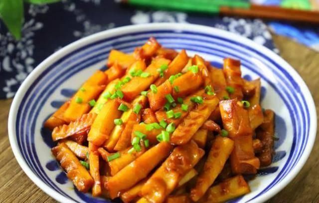 春天|春天到春笋冒,这个时候就是吃笋的大好时机,油焖清炒,简单美味