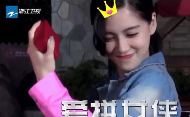  baby|Baby录制跑男手受伤，粉丝找她签名，她4字回应，网友：活该你红