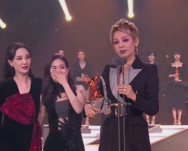浪姐|《浪姐》结束一周后,7人团无合体演出,姐姐们都选择合体捞金