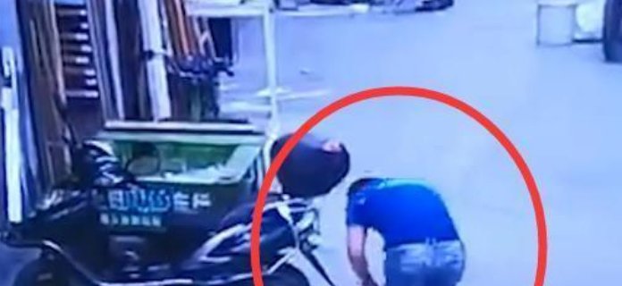 原因|装修工当街杀害老板儿子, 原因是老板欠薪, 多次讨薪未果