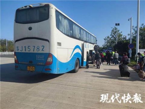 民警|黑车老板说车里17人都是他亲戚，你信吗？