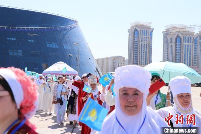 哈萨克斯坦首都庆祝国家象征日
