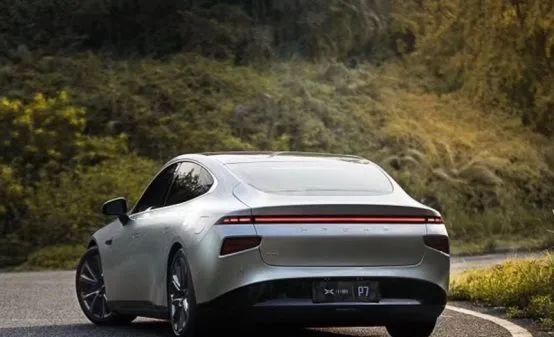  小鹏|小鹏P7，给我一个理由为它买单