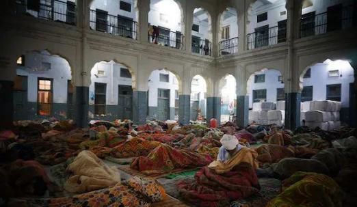  嘲笑|被很多人嘲笑的印度火车，其实一点都不沙雕