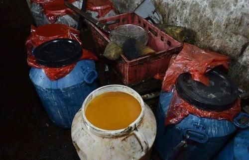  火锅|小龙坎制售2吨地沟油：地沟油卷土重来？不，它从未离开