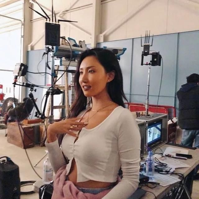 换装|唱出换装神曲《Maria》的华莎，穿衣到底有多百变？