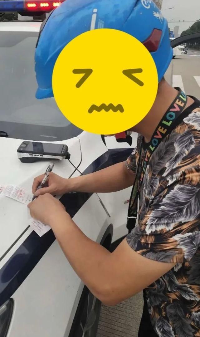  违法|逆行，闯红灯……这些违法外卖员，全部曝光！涉及海盐三个外卖平台！