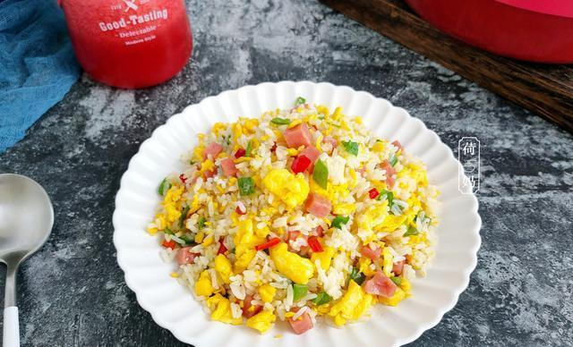 营养|蛋炒饭怎么做好吃?掌握好一点,米饭越吃越香,女儿能吃2碗