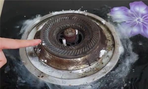 打扫|厨房灶台污渍怎么办？没有线球可以彻底的把它打扫干净