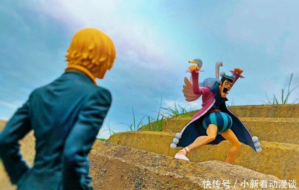 艾斯|手办的最新打开方式,真正的“跨次元壁”,心疼身处烈火中的艾斯