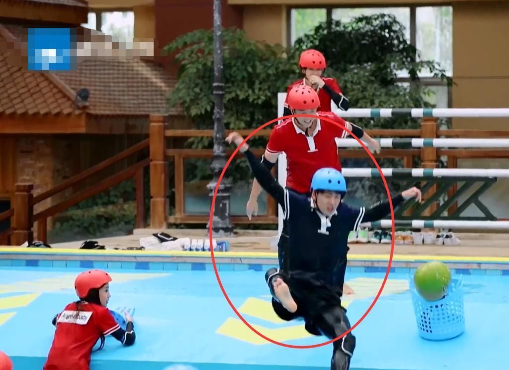 大林子|郑恺推郭麒麟下水,蔡徐坤的反应,暴露两人真实关系