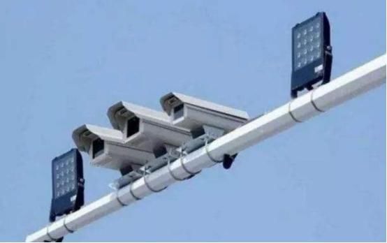  摄像头|为什么开车经过摄像头，总是会被闪一下？车主：早点知道就好了