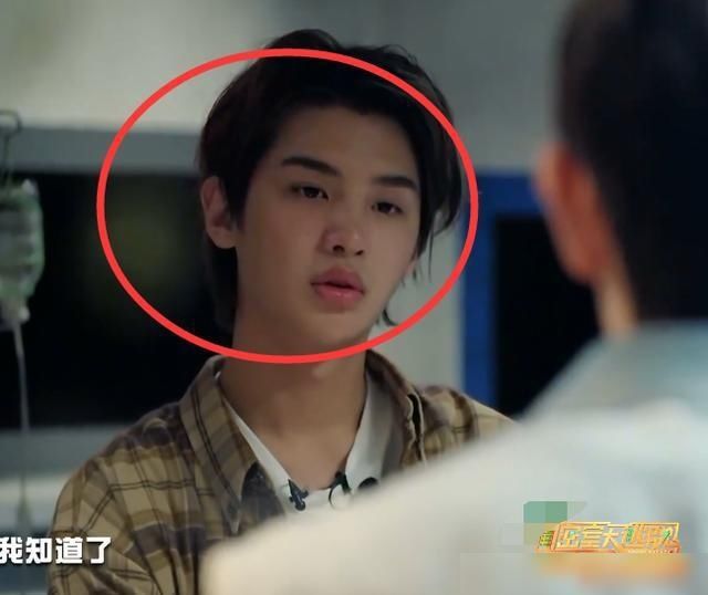  挑战|密逃挑战超长录制，黄明昊频频犯困，努力清醒的样子太辛酸