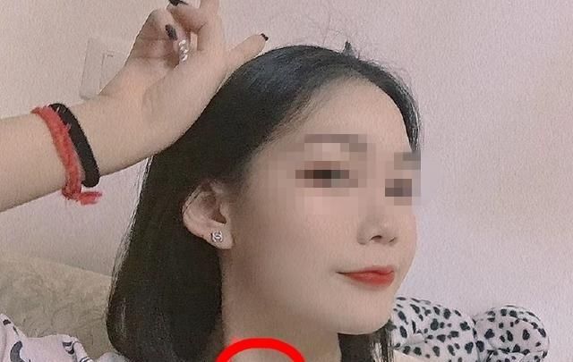  爆照|继15岁狂三被“爆照”后，吸了20万粉的JK少女被朋友爆出“黑料”