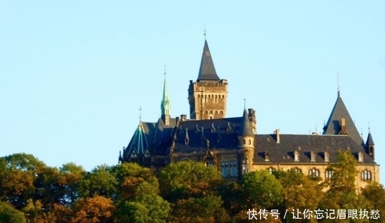  景致|欧洲德国，在女巫餐厅享受美味大餐，城堡山上看皇家美丽景致