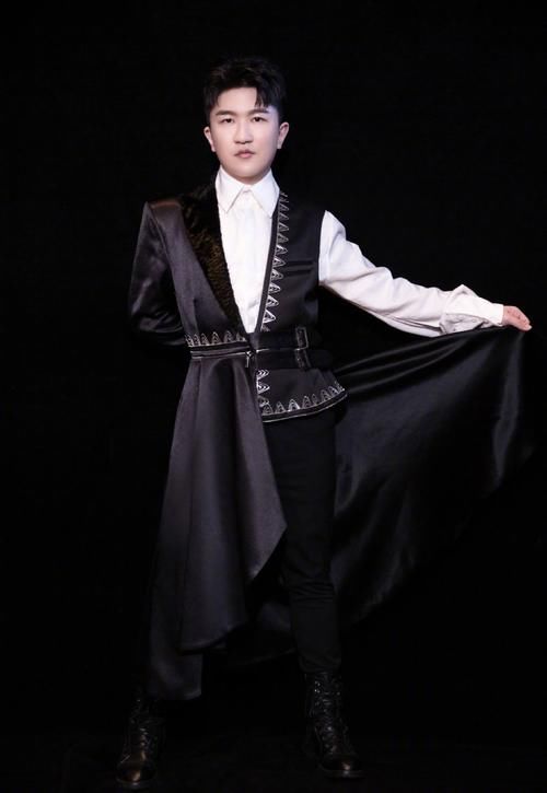  比美|双杨姐妹花久违同框，在线比美不分上下，同款指甲油力证闺蜜情